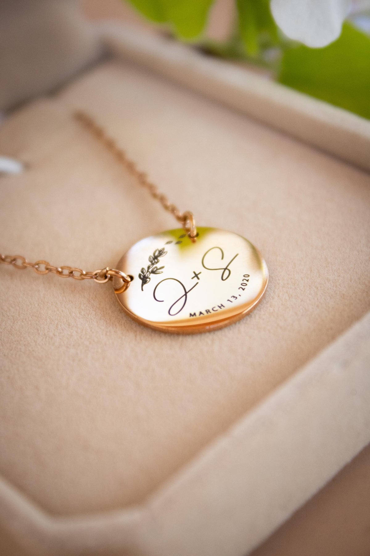 Wedding Date Round Pendant Necklace