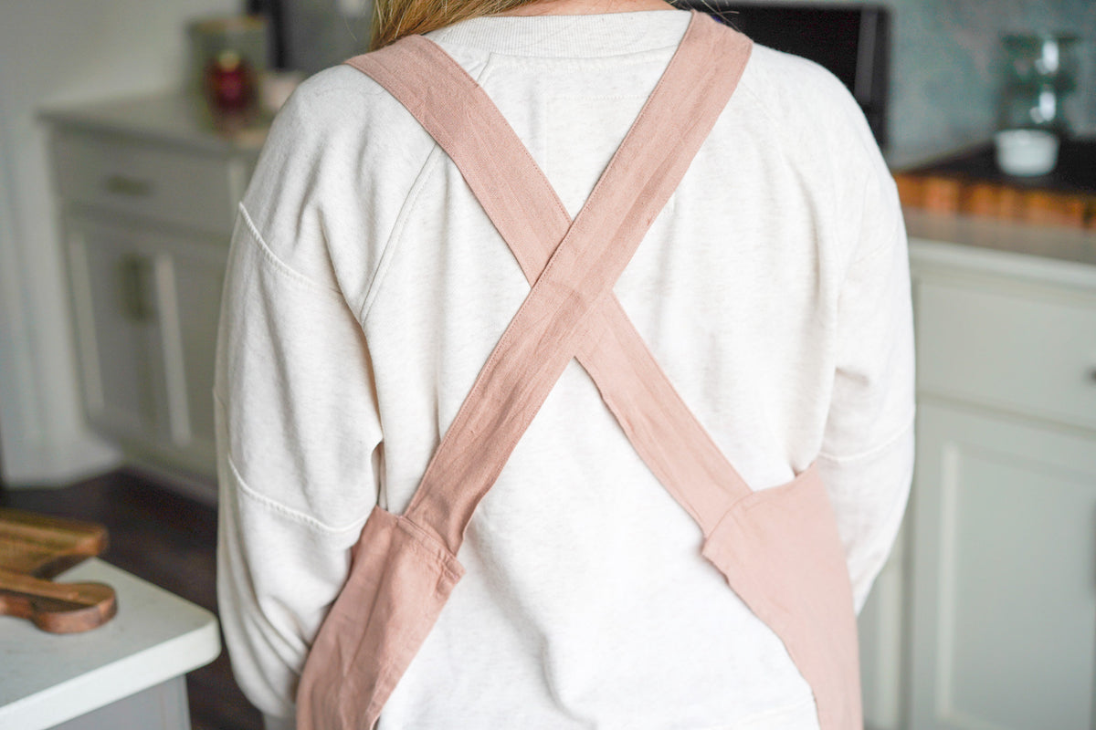 Mothers day Gifts for Mom | Personalized Linen Apron with Pockets for Gardening Cooking Crafting | Custom Gifts for Grandma