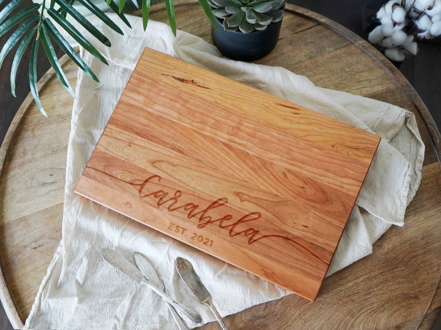 Cursive Name Personalized Cutting Board - 001