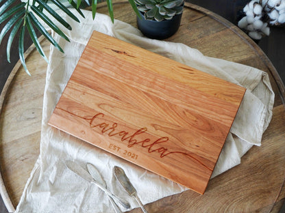 Cursive Name Personalized Cutting Board - 001
