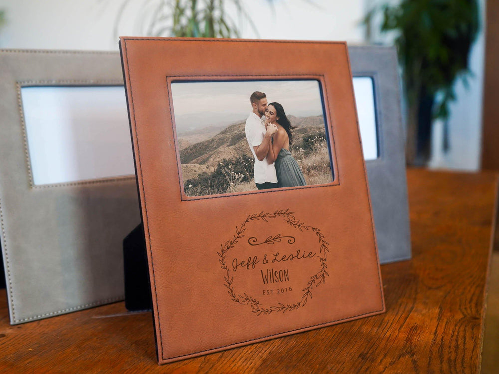 Ivy Wreath Family Photo Frame